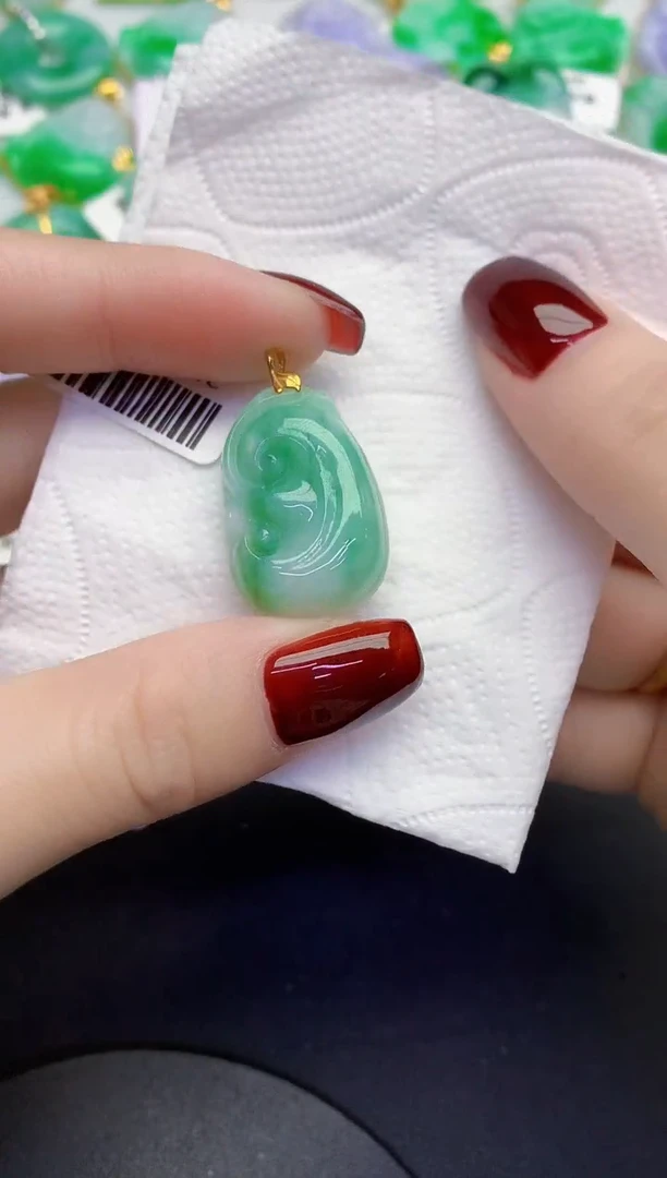 颈饰18K金镶嵌翡翠缅甸天然翡翠A货