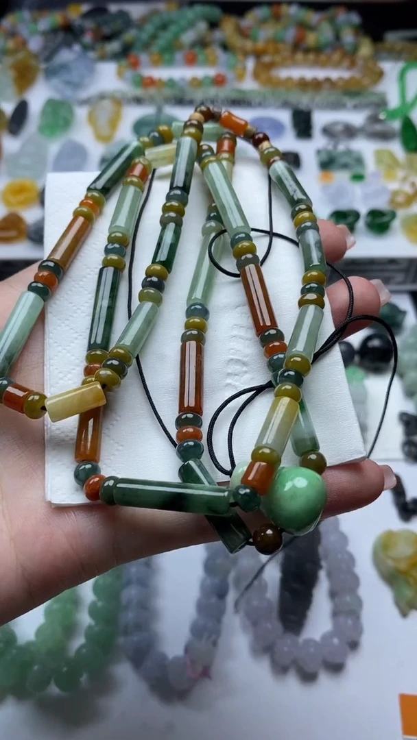 翡翠挂件未镶嵌q****?翡翠