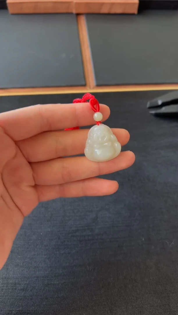 【闪购商品】和田玉吊坠(赠链)未镶嵌且末微色差近矿