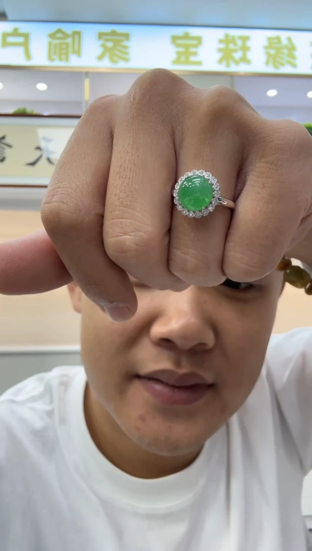 颈饰18K金镶嵌翡翠中*?天然翡翠A货孤品一件