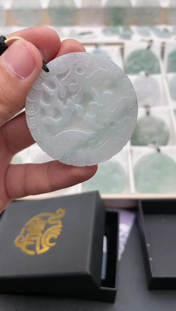 翡翠未镶嵌颈饰..../5/11/  599