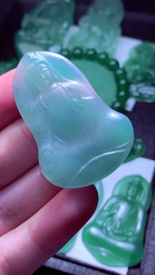 未镶嵌定制翡翠黄*天然缅甸翡翠A货毛货吊坠