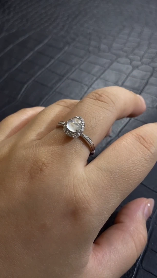 颈饰18K金镶嵌翡翠收到货48小时鉴赏期（超时不退不换）