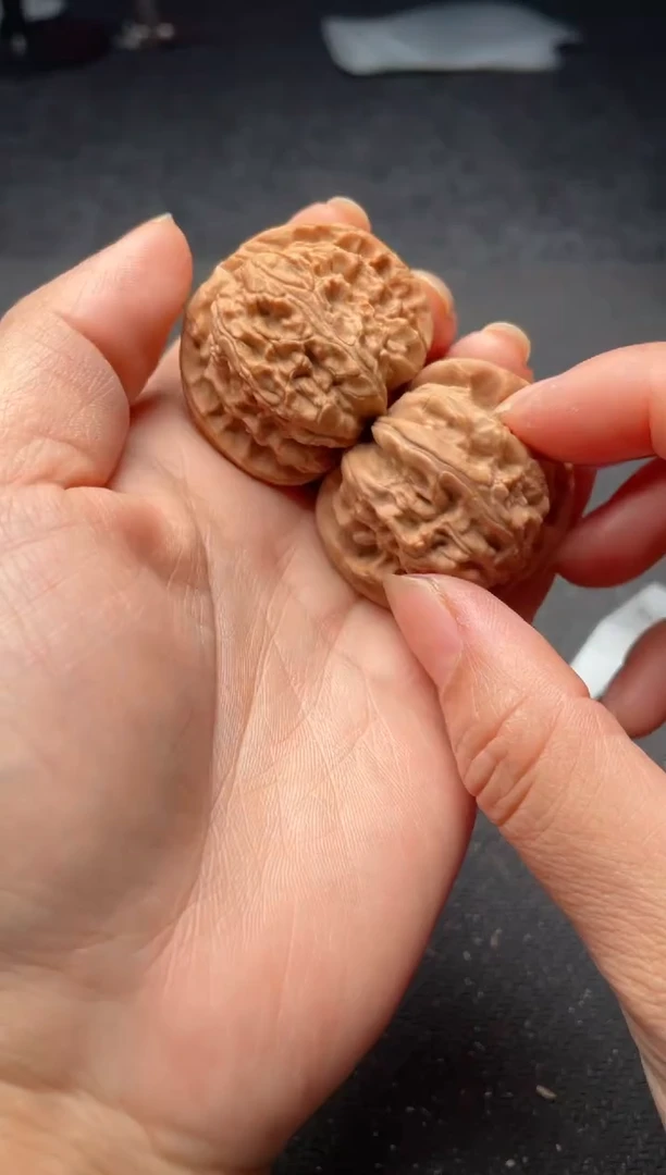 把件文玩核桃w141  白狮子 37尺