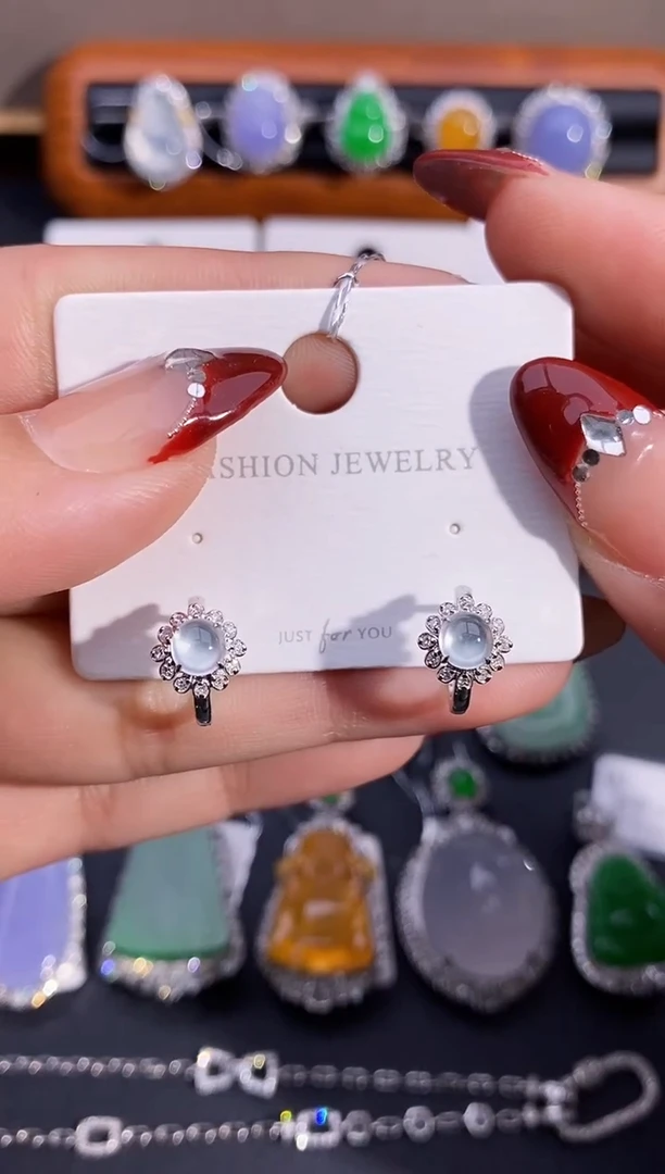 【闪购商品】翡翠耳饰18K金镶嵌耳饰