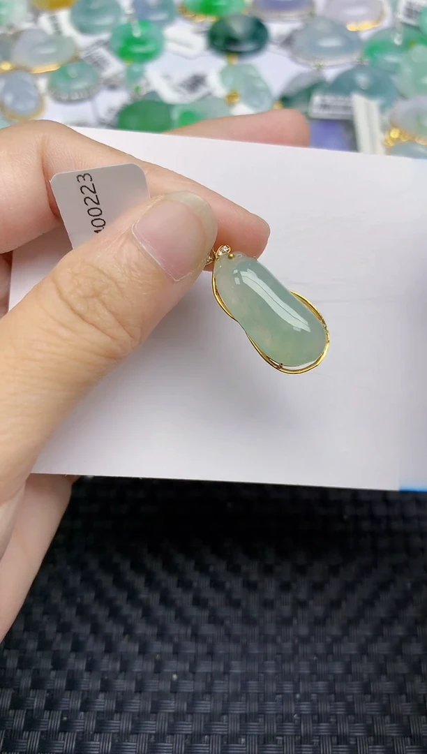翡翠18K金镶嵌颈饰天然A货翡翠