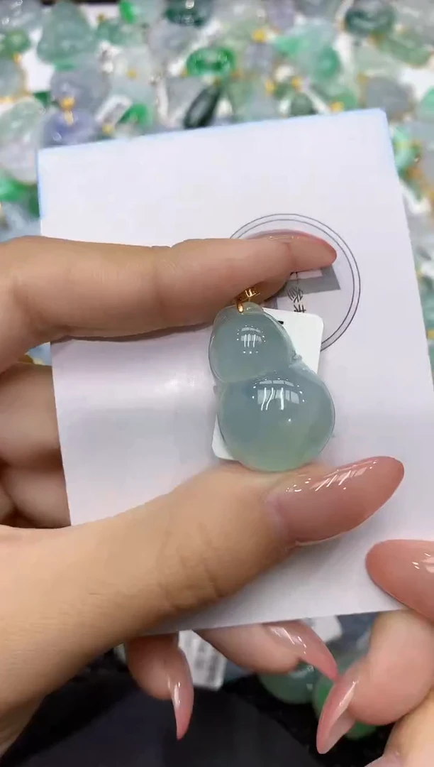颈饰18K金镶嵌翡翠111111111111
