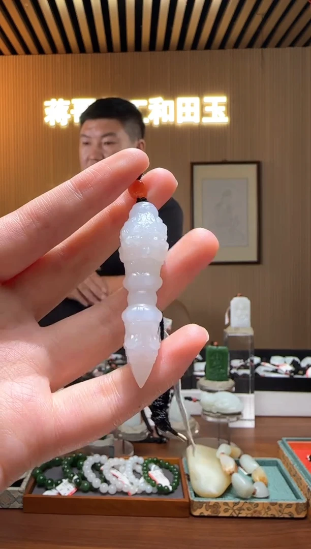 颈饰未镶嵌和田玉J
