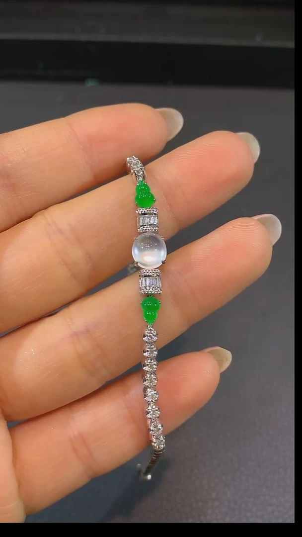 18K金镶嵌手链翡翠手链