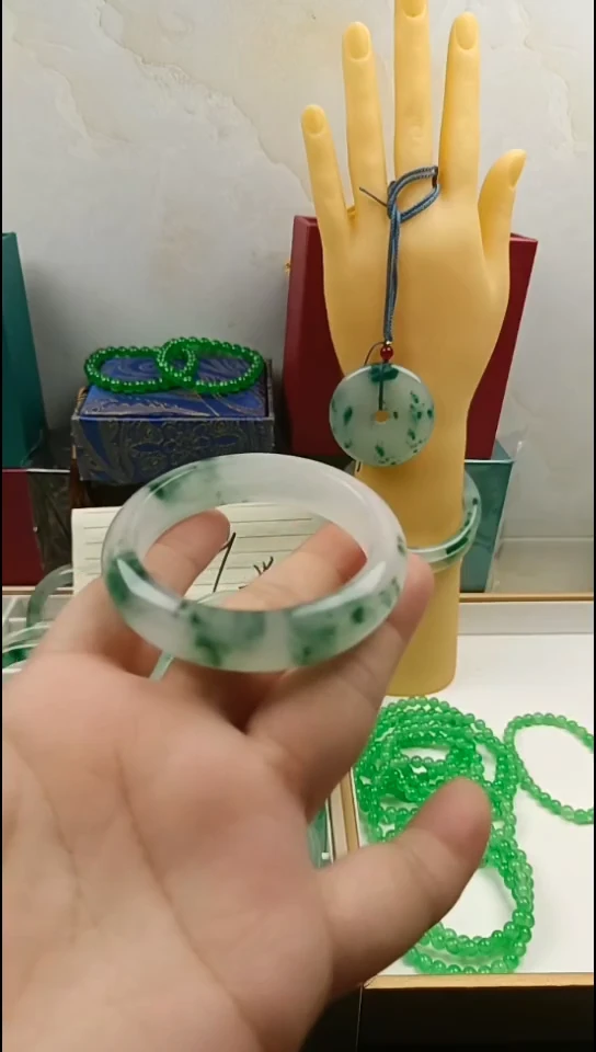 手镯玛瑙/玉髓未镶嵌手镯