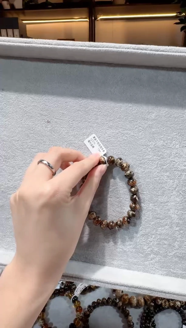 琥珀颈饰未镶嵌林*黑金干白花   10M