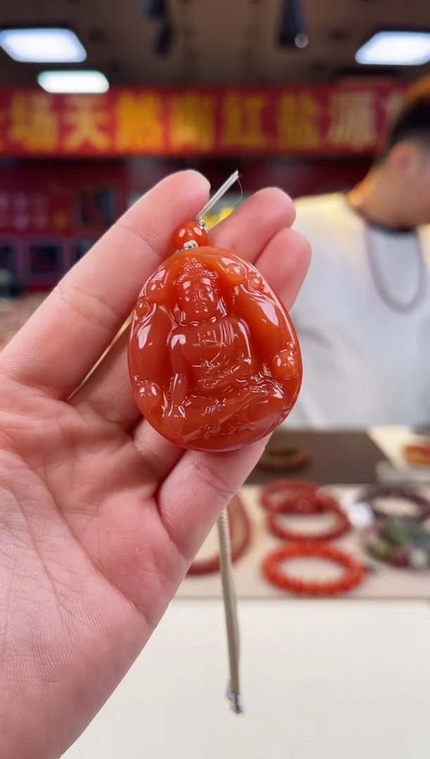 未镶嵌雕刻吊坠南红玛瑙（多样式发其一）