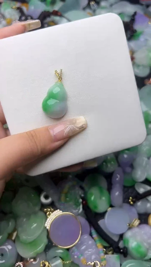 翡翠未镶嵌颈饰天然缅甸翡翠吊坠