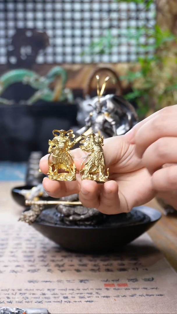 欲山行 左右门神