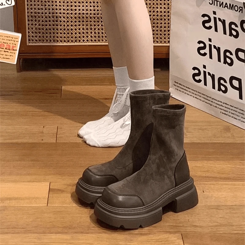 显脚小厚底复古英伦风马丁靴女秋冬款新款粗跟增高时尚春秋显瘦