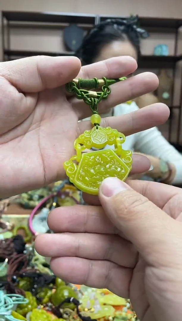 未镶嵌岫玉吊坠·