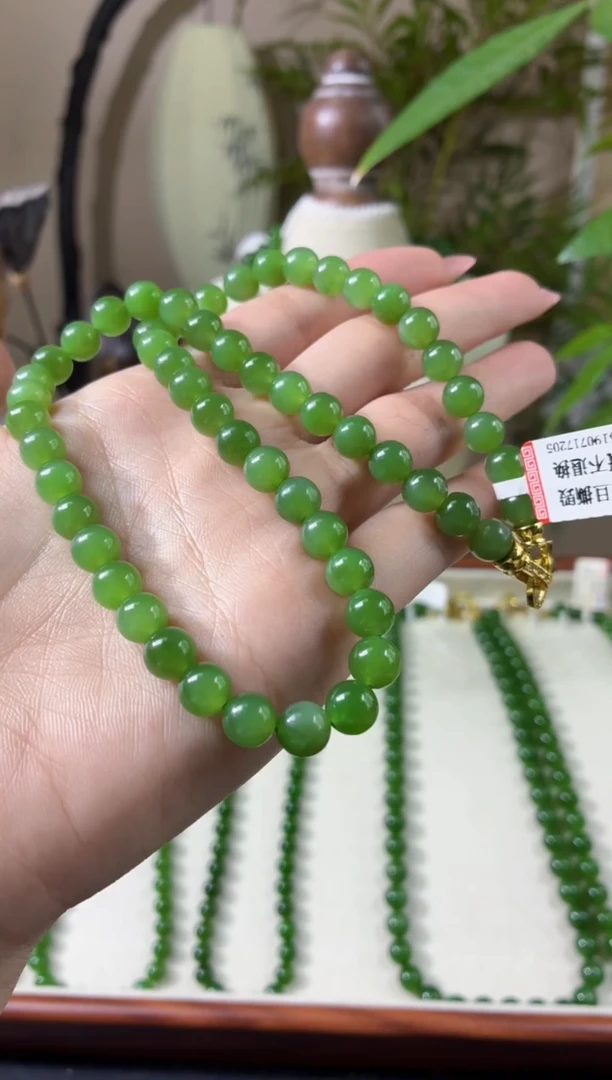 颈饰未镶嵌和田玉（碧玉）8冰阳绿无矿锁骨链