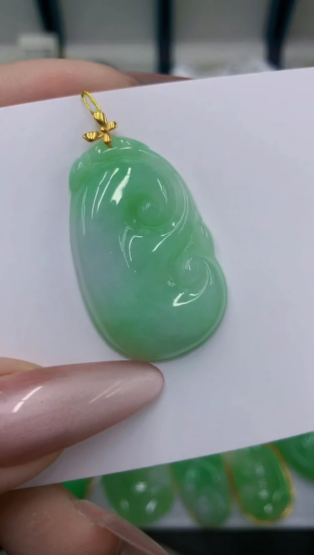 颈饰18K金镶嵌翡翠11111