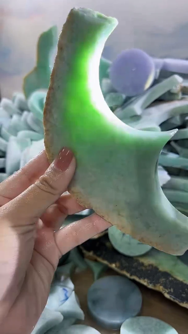 颈饰未镶嵌翡翠翡翠缅甸翡翠A货钟3194