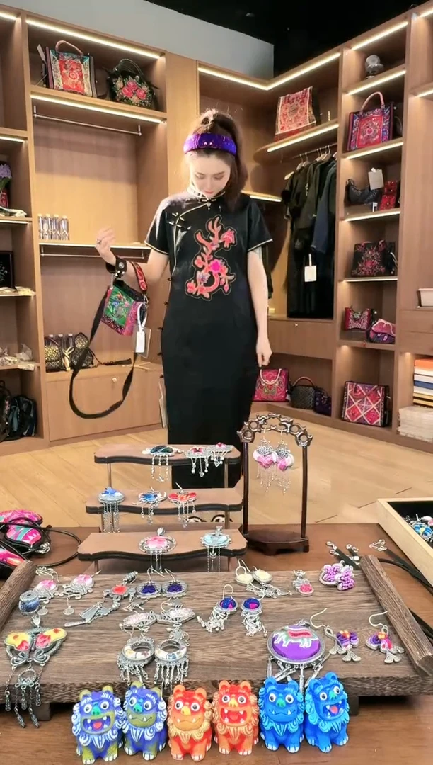 【闪购商品】织绣270黔东南苗族刺绣