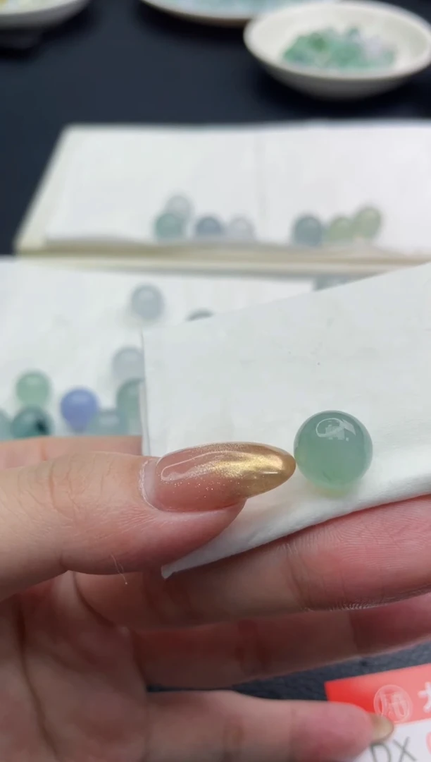 未镶嵌定制翡翠?**虾珠子