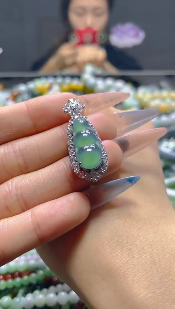 颈饰未镶嵌翡翠/N/翡翠A货，一件也是批发价