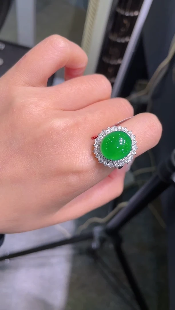 【闪购商品】翡翠吊坠(赠链)18K金镶嵌A51