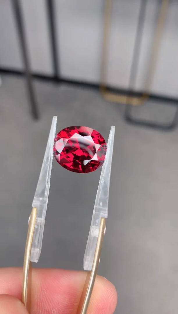未镶嵌裸石石榴石12ct 镁铝榴石红色 定制