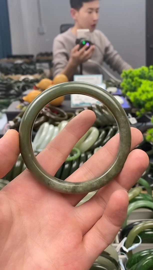 未镶嵌手镯和田玉62.9