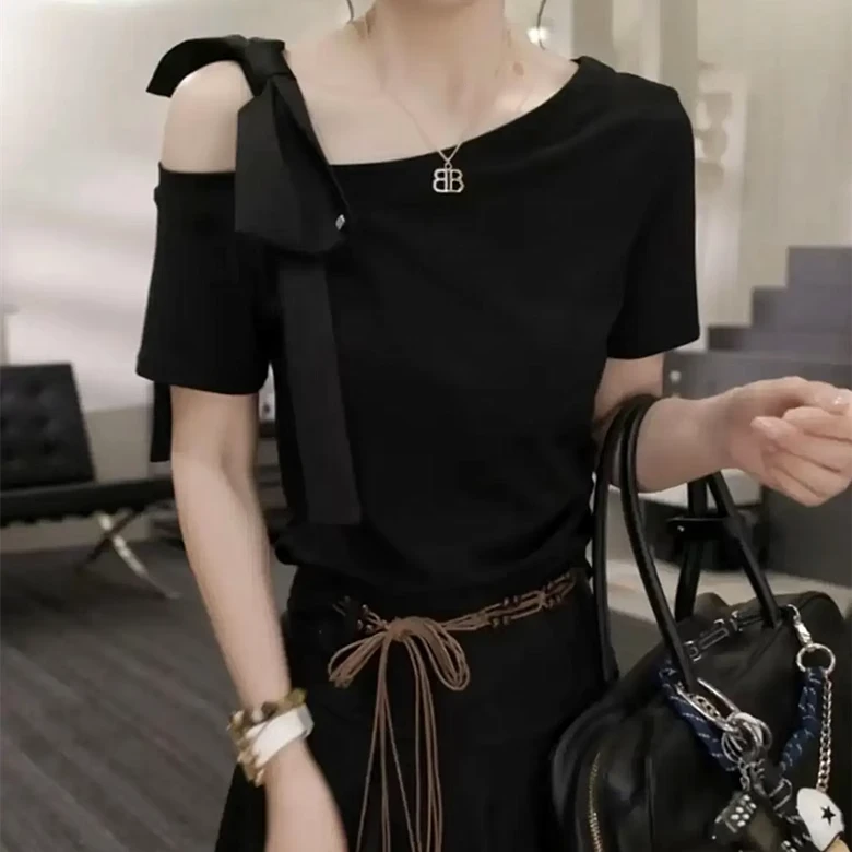 蝴蝶结性感斜肩短袖t恤女2025夏季新款韩版修身痞帅炸街风女装