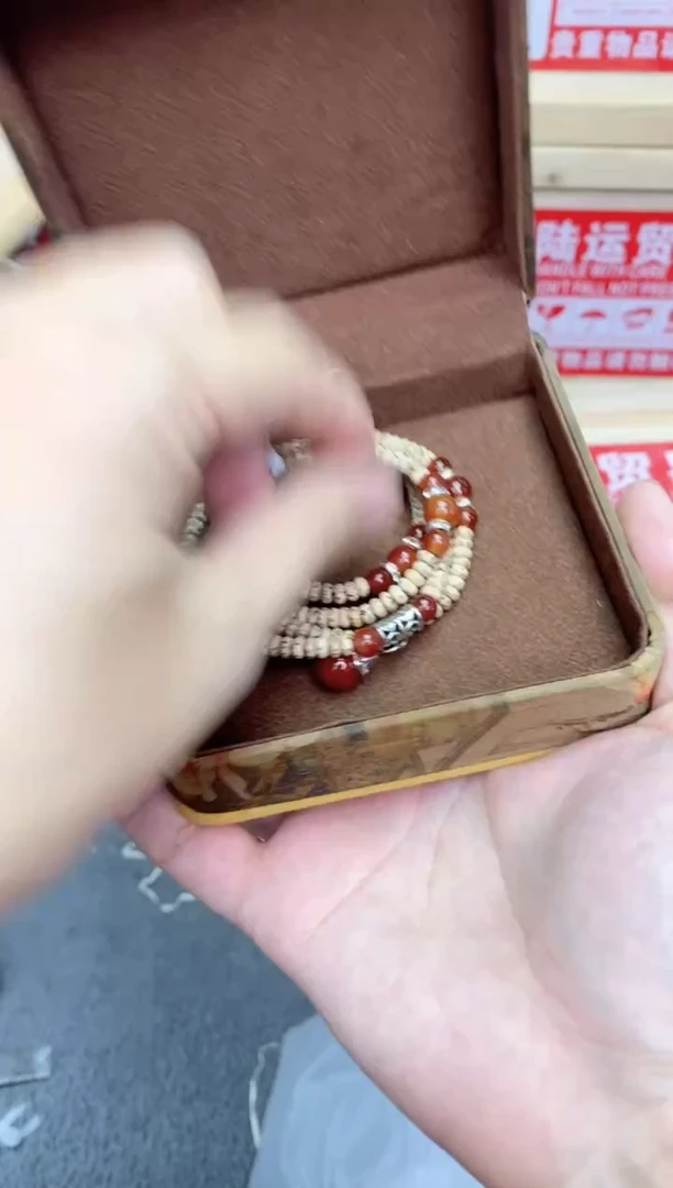 精选闪购手串搭配无礼盒