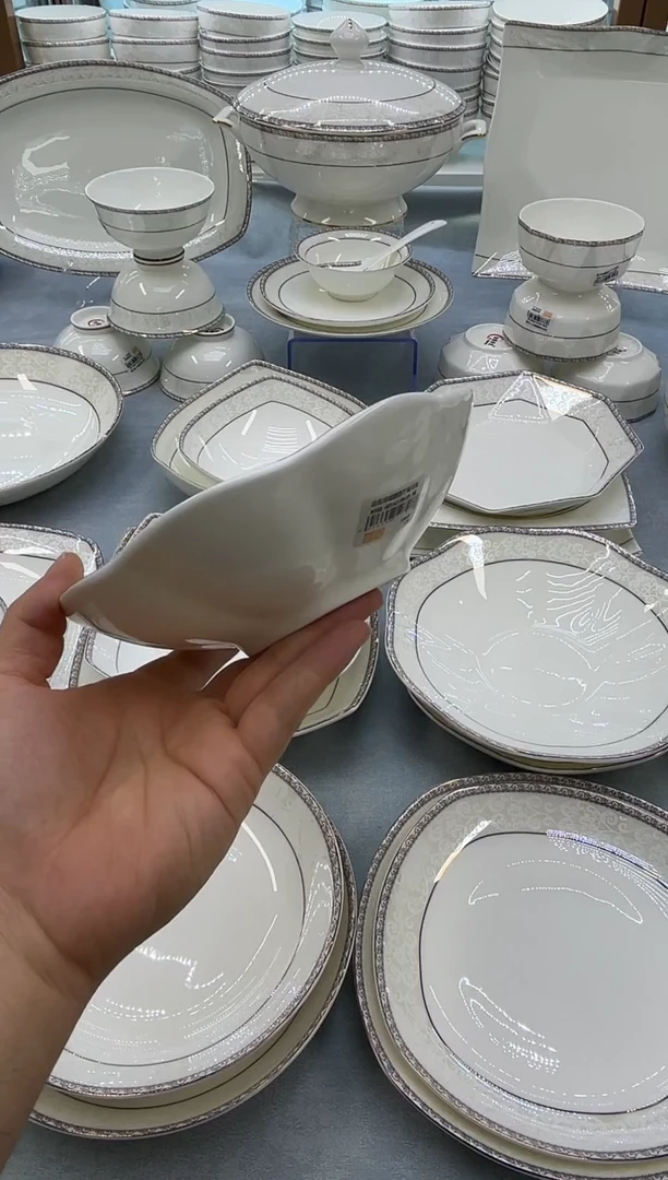 骨瓷玲珑饺子盘2个   玲珑12方鱼1个