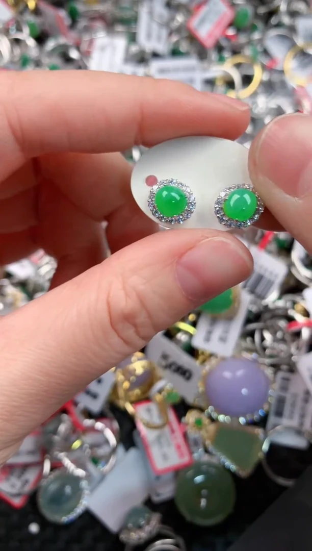 银S925镶嵌戒指翡翠888       3