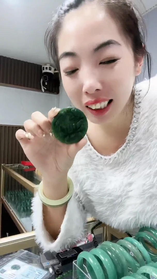 【闪购商品】和田玉（碧玉）颈饰未镶嵌和田碧玉吊坠