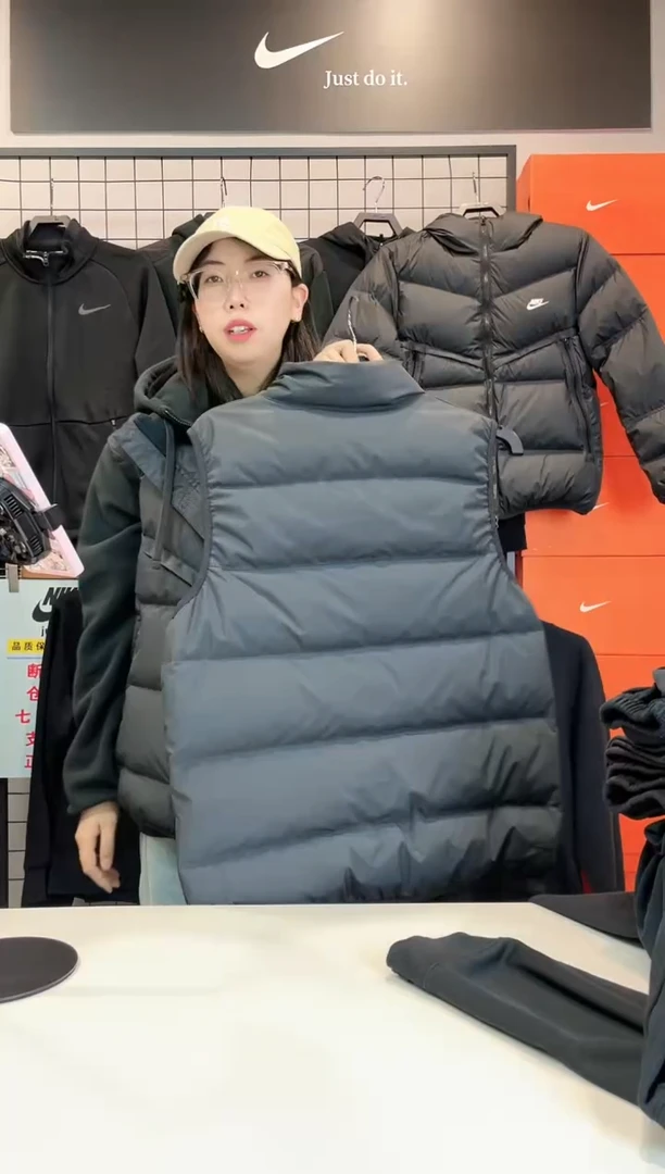 8184黑色马甲XL140斤-160斤不退换