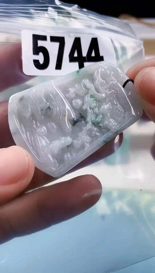 【闪购商品】翡翠挂件未镶嵌天然翡翠吊坠挂件