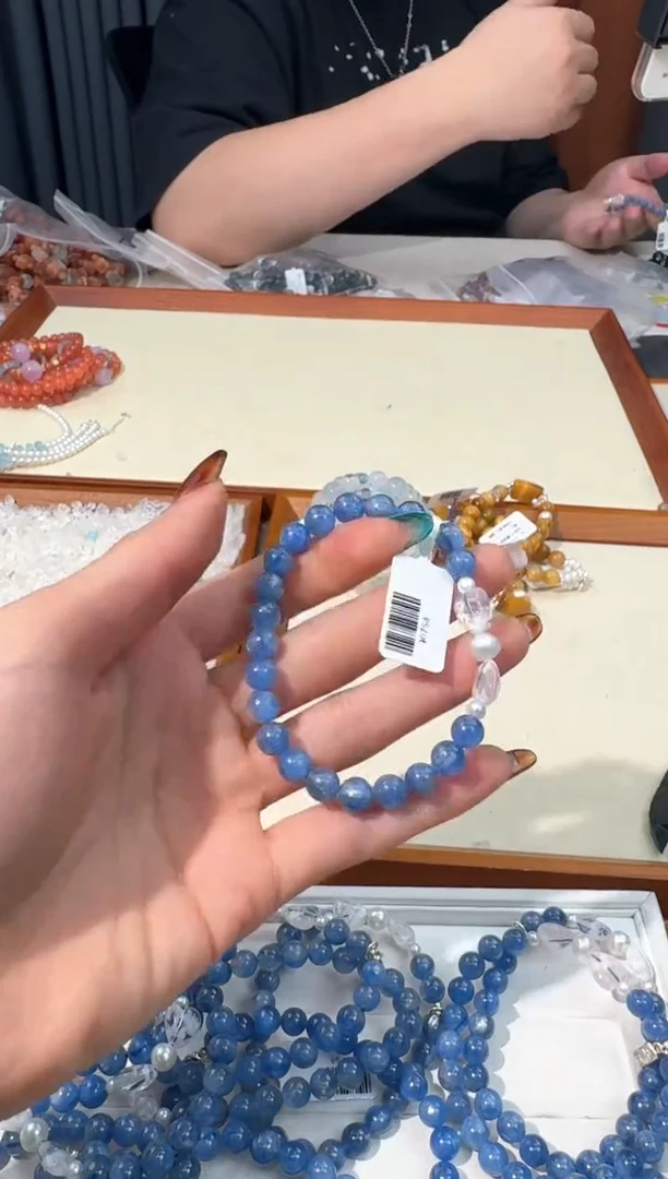 【闪购商品】水晶手链银S925镶嵌A052蓝晶雪花爱心款