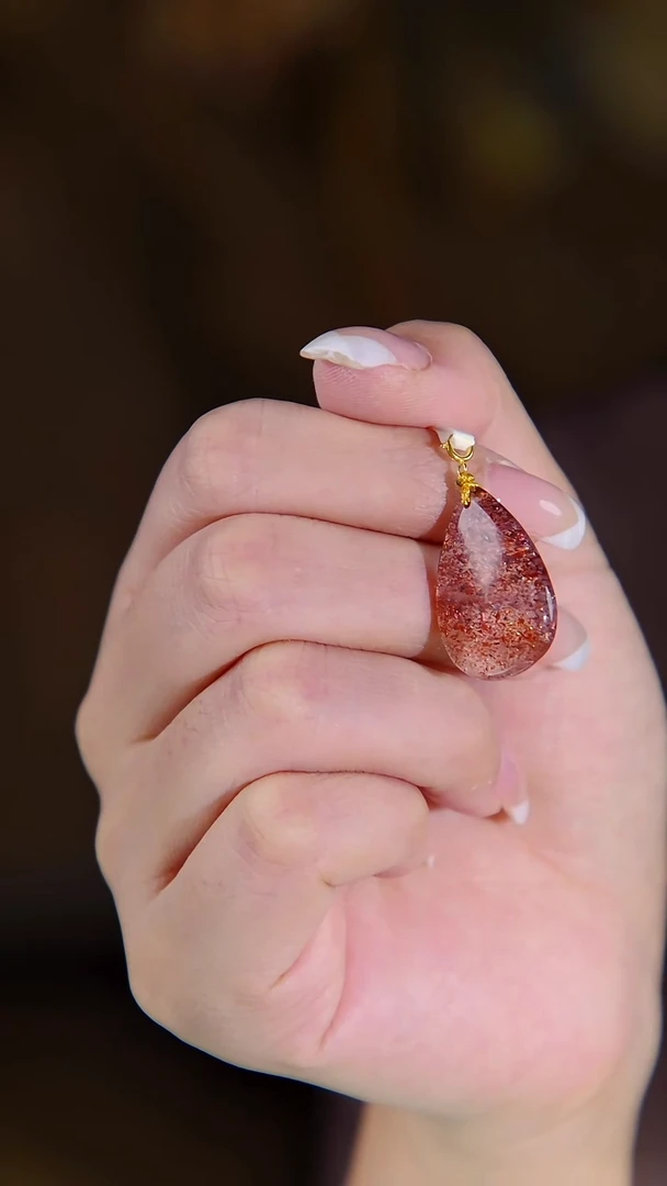 吊坠(不含链)18K金镶嵌水晶金草莓水滴（多样性发其一）