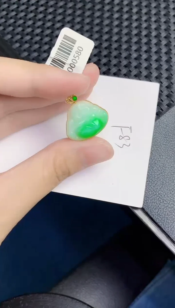 翡翠18K金镶嵌颈饰天然翡翠緬甸A貨