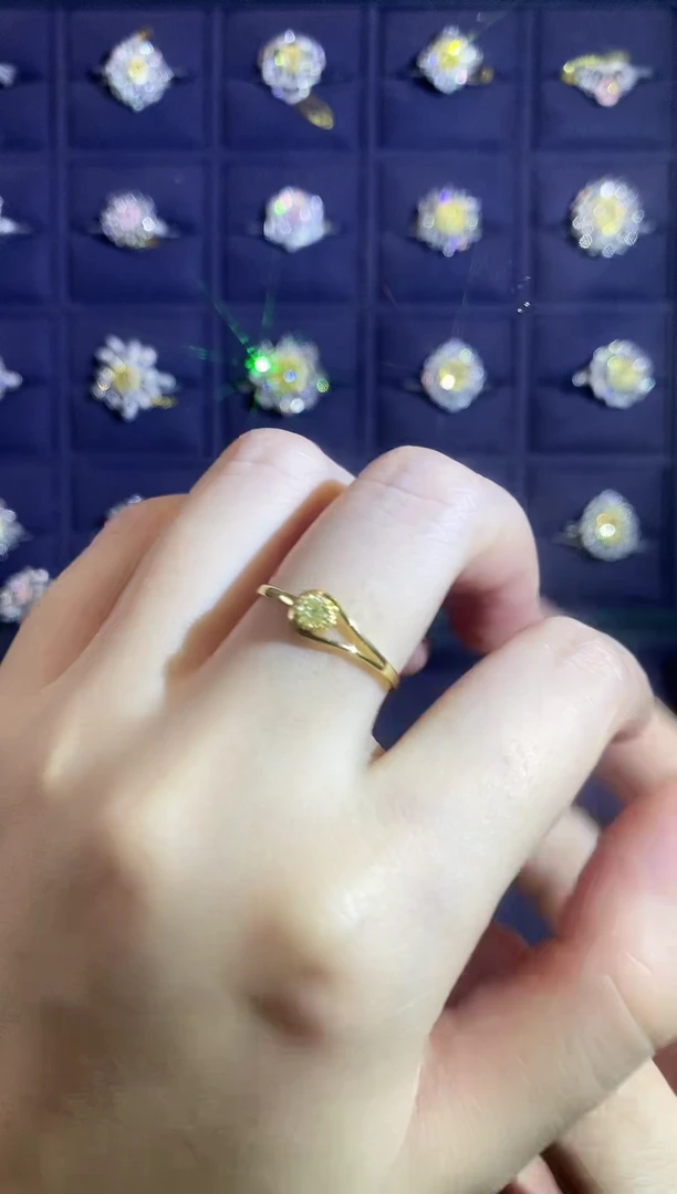 18K金镶嵌戒指钻石多样性发一