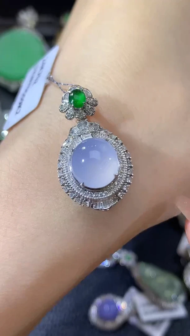 翡翠18K金镶嵌吊坠(不含链)D96 紫色有一定色差