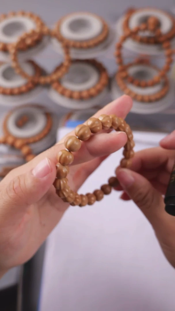 猴头核桃手串小鲨鱼11+闪购体验款