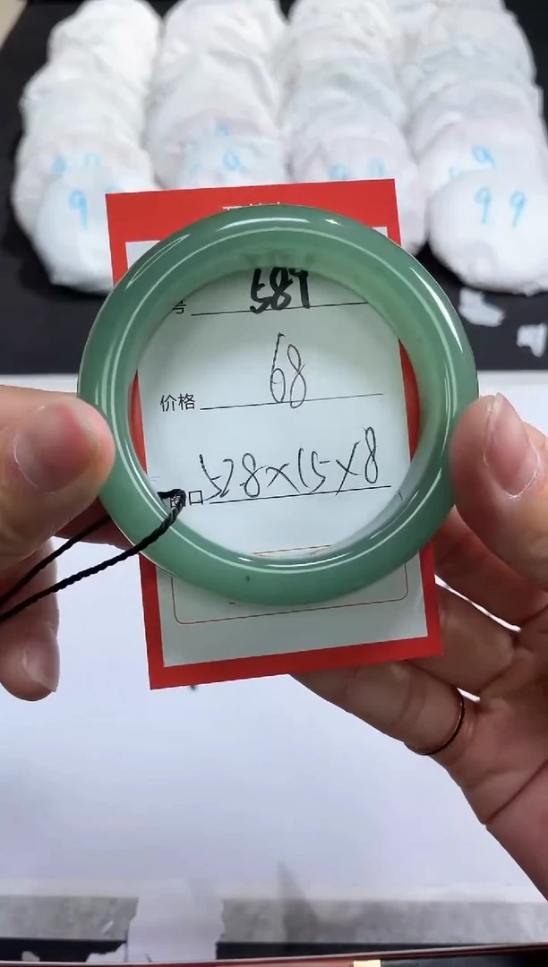【闪购商品】石英质玉手镯未镶嵌589