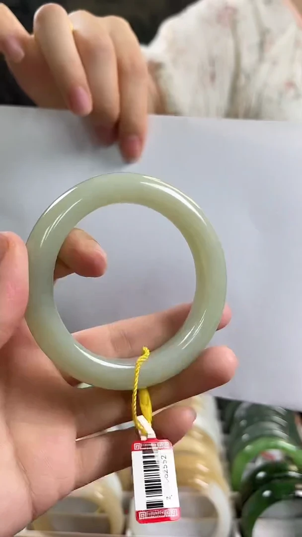 未镶嵌手镯和田玉55+圈口2552