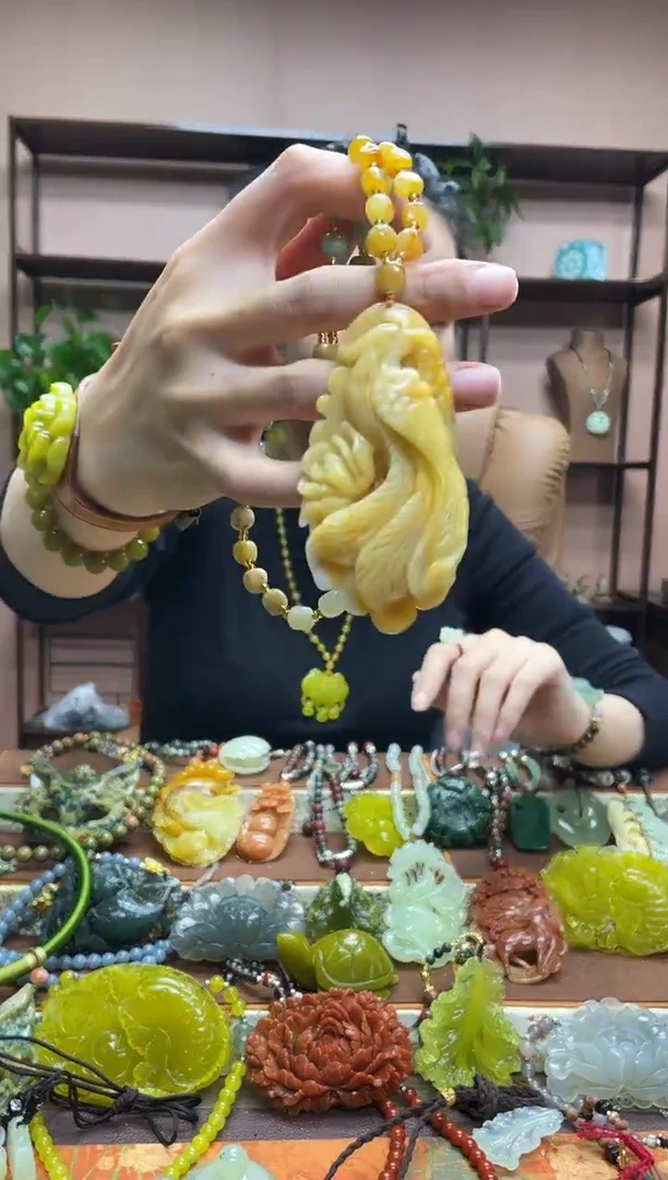 未镶嵌岫玉吊坠·