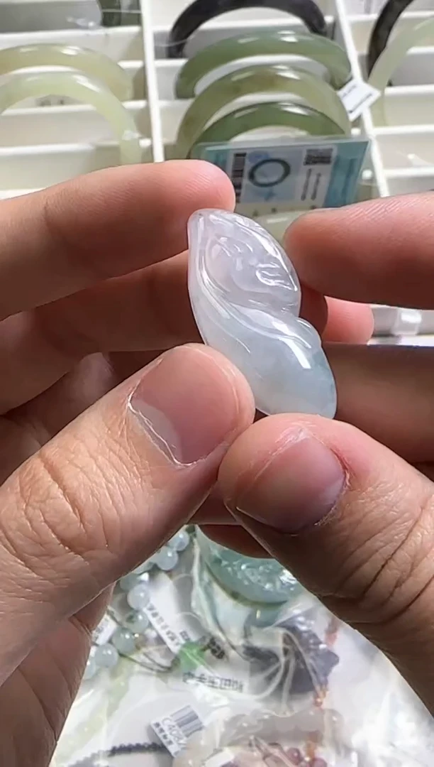 【闪购商品】翡翠吊坠(不含链)未镶嵌翡翠雕刻件吊坠