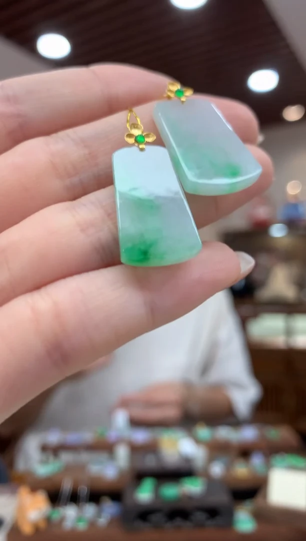 翡翠18K金镶嵌吊坠(不含链)无事牌多样性发货1件