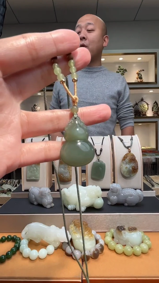 颈饰未镶嵌和田玉苏