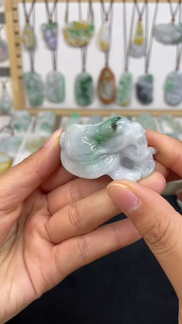 颈饰未镶嵌翡翠1