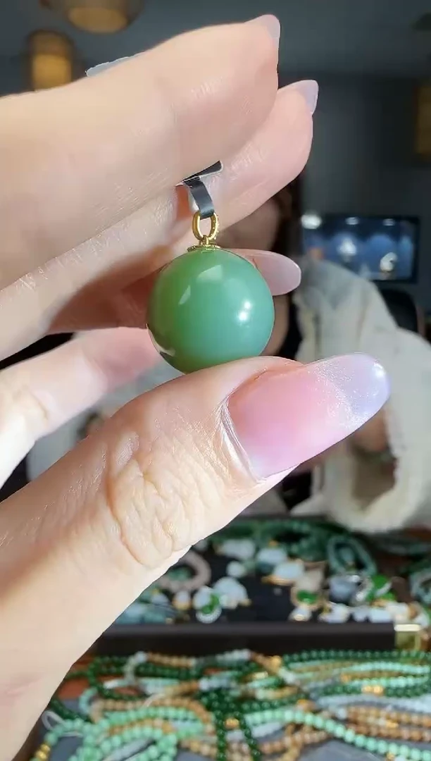 吊坠(不含链)18K金镶嵌和田玉1